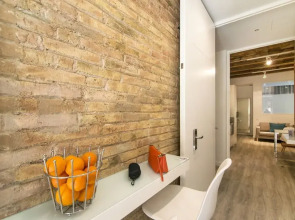 Happy People Sagrada Familia