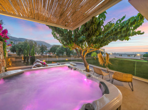 Notos Heights Hotel & Suites