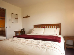 Old Bones Lodge Is 4.6 South Oamaru