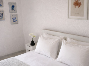 Villa Kotseli: Traditional Stone House with Pool & Sunset Sea Views