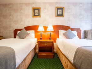Clachan Cottage Hotel