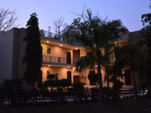 Clarissa Resort