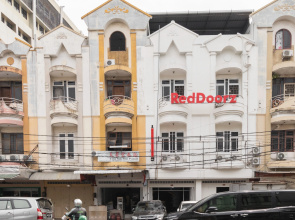 RedDoorz near Sun Plaza Medan 2 - Hostel