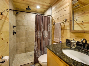 Pet-friendly Broken Bow Cabin w/ Fire Pit!