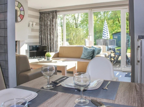 Stunning Home in Bruinisse With 3 Bedrooms and Wifi