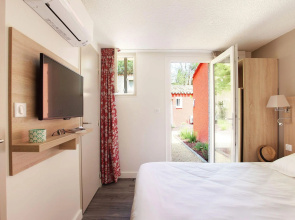 Modern air-conditioned studio in a quiet and natural domaine