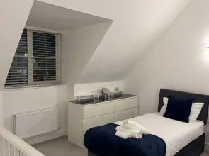 Luxurious Home Near Luton Airport. Suitable for Families and Contractors