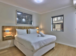 Stylish, Modern Apartment With Breathtaking Views.