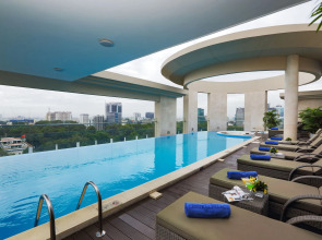 Central Palace Hotel