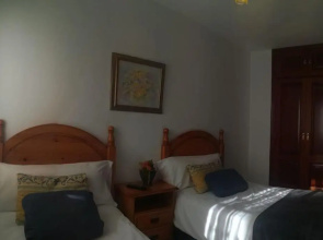 Apartamento en edificio nuevo, con piscina, vistas a la ría y al puerto, ESTANCIA MÍNIMA 14 noches, perfil familiar, no se admiten grupos de jovenes