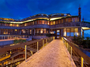 Jade Mountain Resort