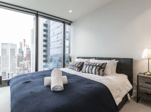 Trendy Melbourne 2 Bedroom Apartment by BnB Pro