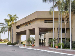 Travelodge by Wyndham Commerce Los Angeles Area