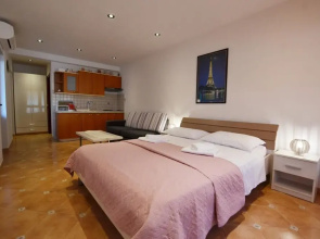 Jela Studio 2 1 in Rovinj