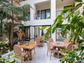 Avra City Boutique Hotel