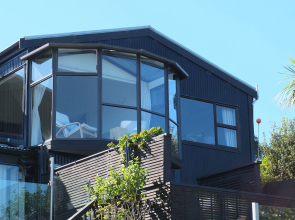 Le Chalet Waiheke Apartments