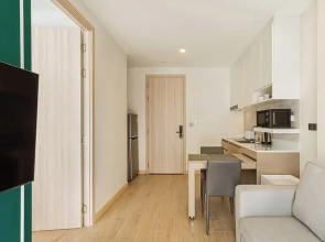 One bedroom Palmetto Condo Karon A 313