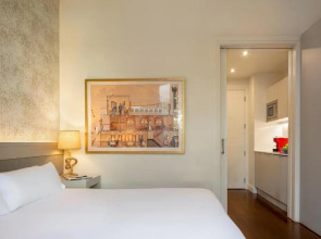 Duquesa Suites Landmark Hotel by Duquessa Hotel Collection