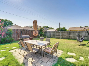 Texas Home w/ Yard: 2 Mi to Prairie Creek Park