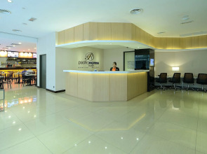 Pacific Express Hotel Central Market