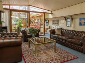 Captain's Place
