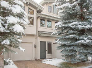 Pinnacle #8 - 3 Br Condo