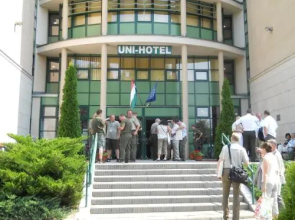 Uni-Hotel Dikotthon
