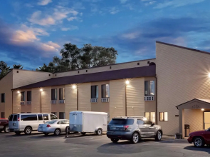 Super 8 Canton IL