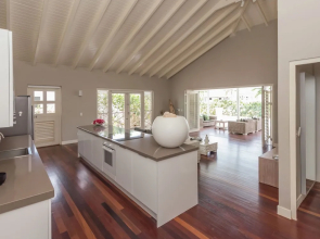 Splendid Villa With Swimming Pool in Jan Thiel