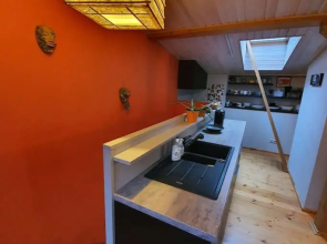 Studio apartment and FREE airport transfer