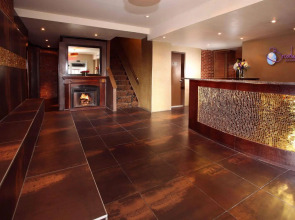 Broadway Hotel and Hostel