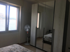 Infinity Luxury Apartment on the Lake