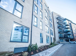 Marina House With Parking By Opulent