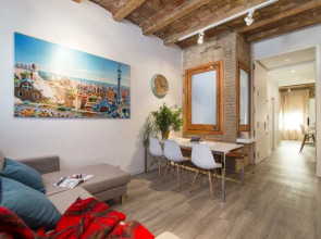 Happy People Sagrada Familia