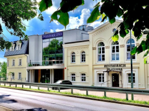 Nadodrzański Dwór