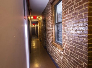 Broadway Hotel and Hostel