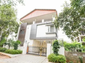 Oyo 22445 Lakshmi Residency