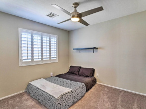 Stylish House w/ Patio, 8 Mi to Vegas Strip!