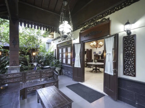 OYO 804 Ndalem Maharani Guest House