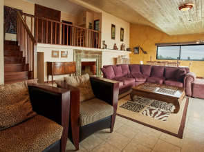 Catembe Gallery Hotel