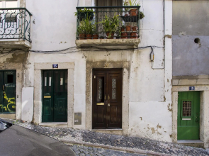 ALTIDO Urban 1-bed flat w/workspace, moments from Av. da Liberdade