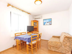 Beautiful Home in Malinska With Wifi and 3 Bedrooms