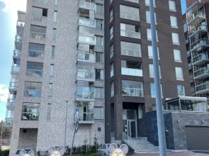 Room-cozy 3 Bedroom Apartment in Heart o