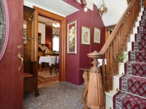 Campbell House B&B