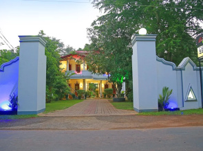 Yala Hotel River Front