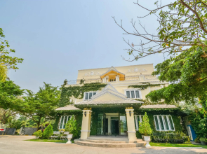 The target residence & resort