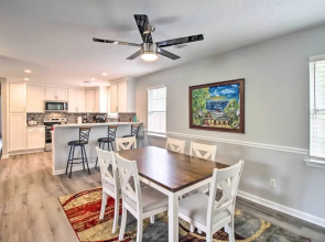 Ideally Located Luxe Beach House on Tybee Island