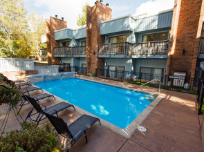 Shadow Mountain Lodge