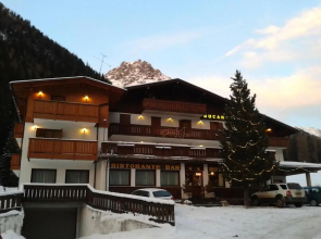 Hotel Bucaneve