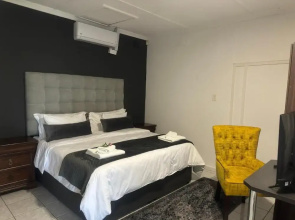 Room-busa House Self-catering Guest Hous